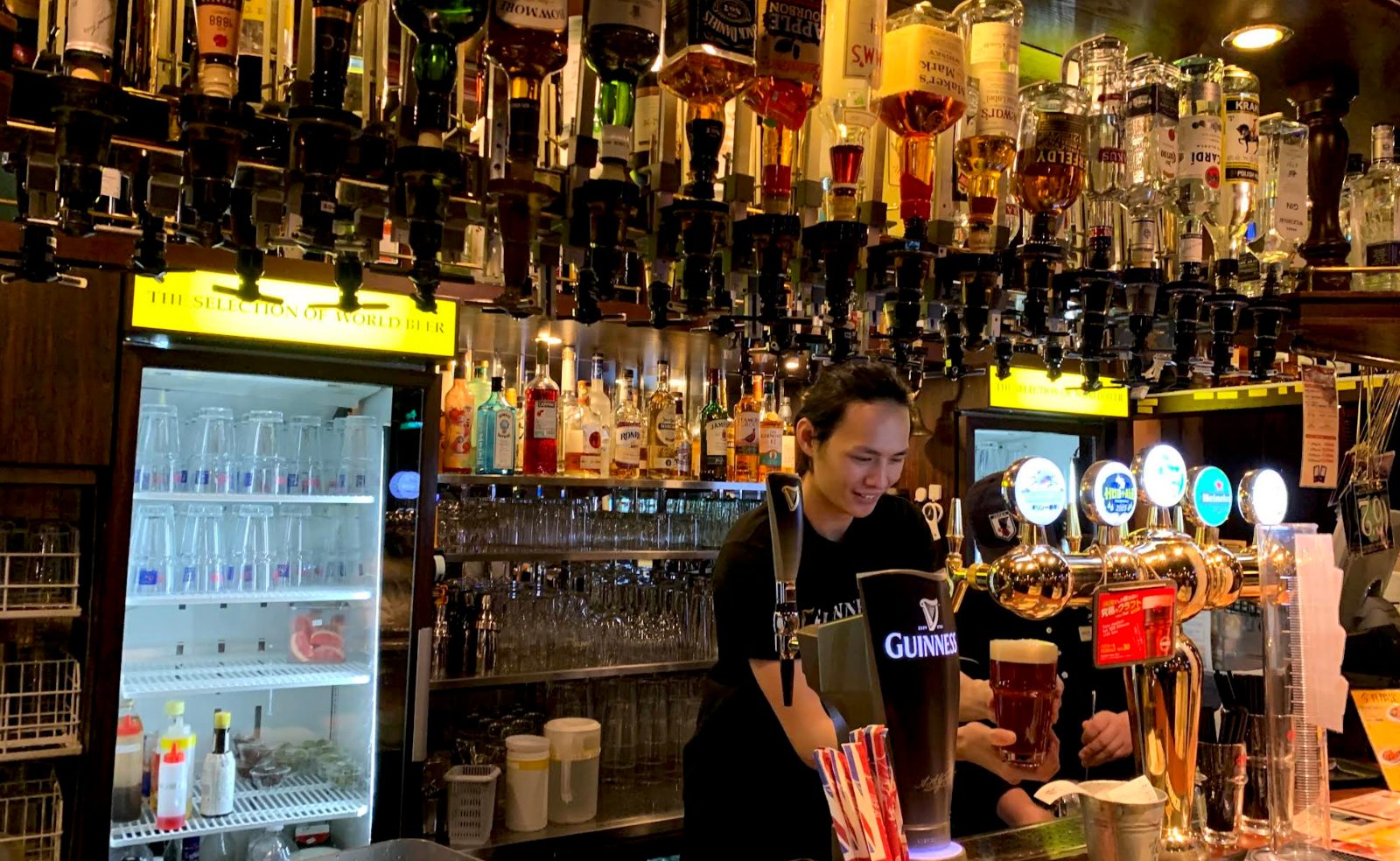 PUB 82 店内写真2